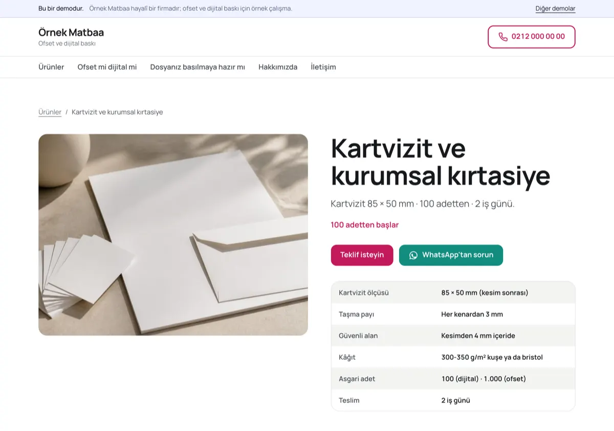 Solda kartvizit ve zarf fotoğrafı, sağda “Kartvizit ve kurumsal kırtasiye” başlığı; tabloda 85 × 50 mm, 3 mm taşma payı, 300-350 g/m² kâğıt, 2 iş günü.